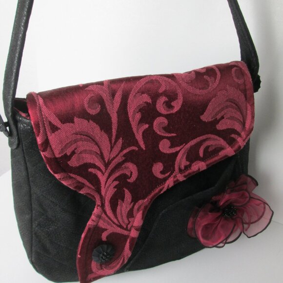 Vintage Handmade Romantic Boho Floral Tapestry Shoulder Bag Cranberry/Black - Picture 2 of 8
